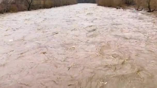 Ukraina Karpaty Poważne Powodzie Górach Zimą Deszczach Masa Wody Wpada — Wideo stockowe