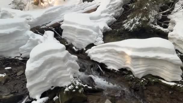 Zimą Alpach Tatrach Karpatach Jest Dużo Śniegu Piękne Kanały Wiosną — Wideo stockowe