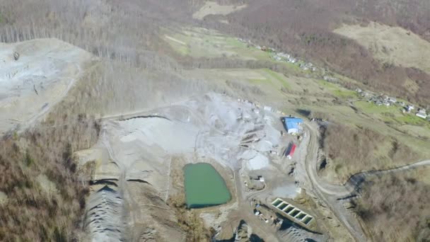 Montanhas Cárpatas Ucrânia Uma Pedreira Onde Arenito Granito Extraído Para — Vídeo de Stock