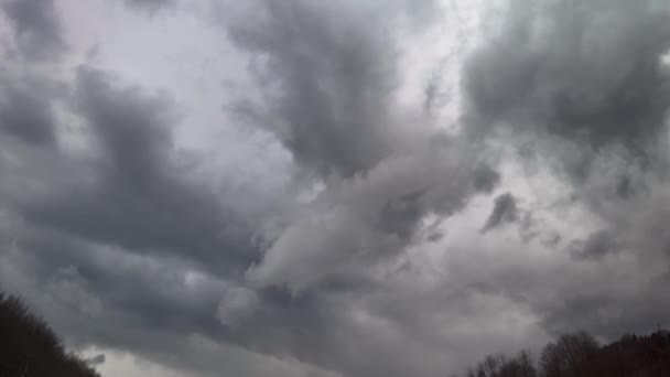 Zonsondergang Wolken Voor Een Onweersbui Snel Voorbij Versnelde Tijd Vervallen — Stockvideo