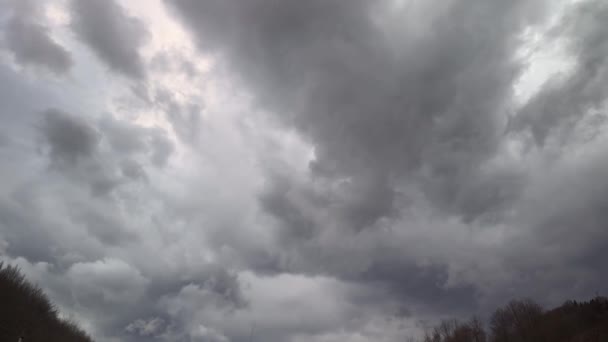 Zonsondergang Wolken Voor Een Onweersbui Snel Voorbij Versnelde Tijd Vervallen — Stockvideo