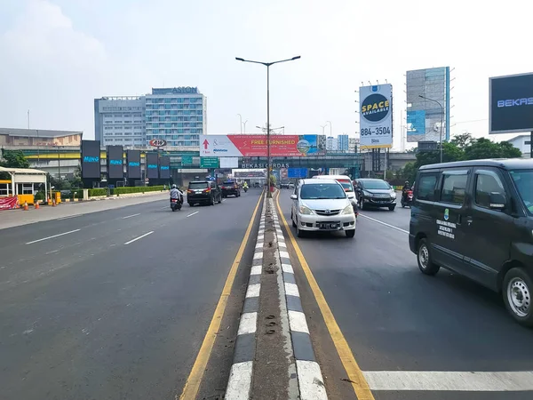 Bekasi Indonesia Marzo 2023 Los Vehículos Pasan Por Calle Yani — Foto de Stock