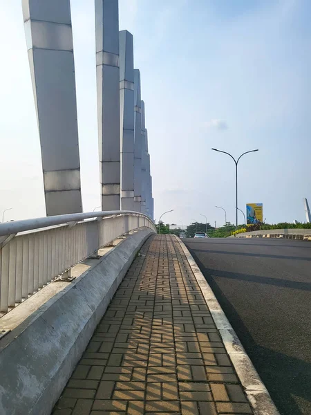 インドネシア ベッカシ 2023年3月12日 Bcbdへの橋 Bakasi Central Business District エリア概要背景にあるベッカシ アパート — ストック写真