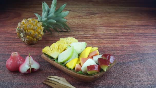Sliced Fruit Salad Indonesia Dikenal Sebagai Rujak Buah Atau Lutis — Stok Video