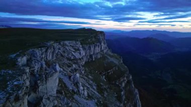 Porte d 'Urle ve Vercors' taki dağ manzarası Bölgesel Doğal Park, Isere, Rhone-Alpes, Alpler, Fransa