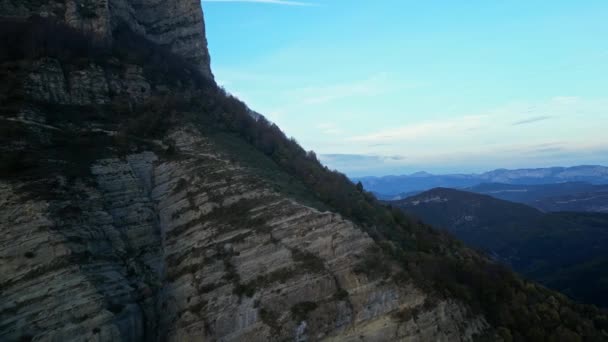 从Veyou山下俯瞰法国南部阿尔卑斯山全景 在Rhne Alpes地区的Valle Drme Diois的Les Trois Becs山脉 — 图库视频影像