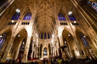 New York, New York - CIRCA 2018: New York 'taki St. Patrick Katedrali' nin içi. Yüksek kalite fotoğraf