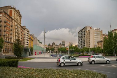 Reus, İspanya, 1 Eylül. 2009. Anselm Clav caddesindeki bina cephesi Reus, Tarragona, İspanya.