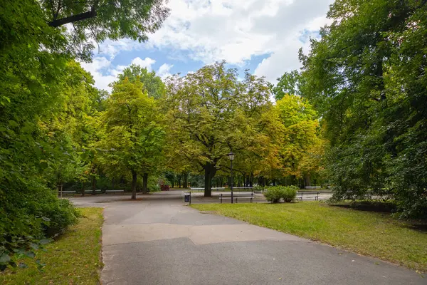 Varşova 'daki Royal Lazienki Parkı, Parktaki Saray, Lazienki Sarayı, Polonya Açık Hava