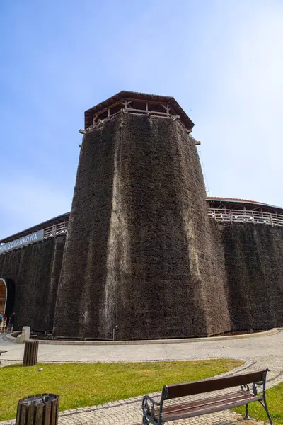 Polonya, Wieliczka 6 Ağustos 2024. Antik madenciler için anıt yerel tuz madeni ve şehir sakinleri