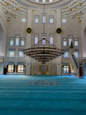 İstanbul, Türkiye - 18 Ocak 2024: Cami manzarası. Çağdaş İslam mimarisi