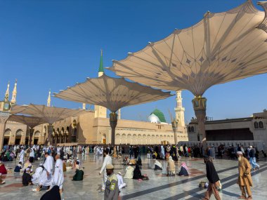 Medine 'nin Yeşil Kubbe Avlusu El-Mescid an-Nabawi
