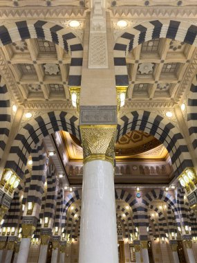 Al Mescid ve Nabawi İçişleri Medine 'deki Peygamberler Camiinin Görkemli Mimarisi