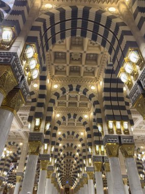 Medine 'deki El-Mescid an-Nabawi' nin İçi
