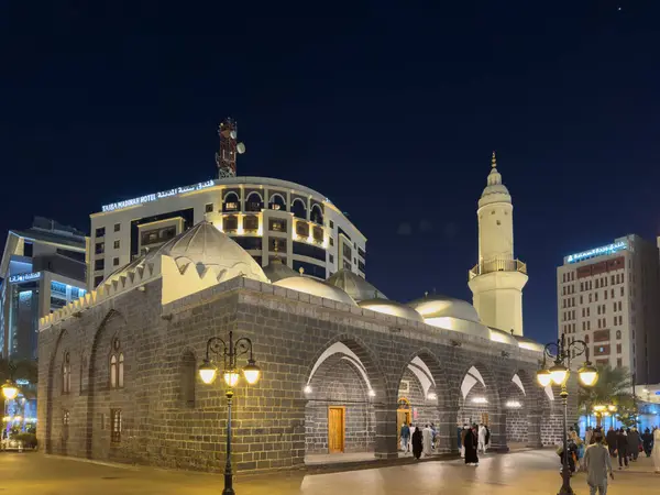 Al Ghamama Camii Medine 'nin Gece Tarihi Tarihi Tarihi Tarihi Tarihi