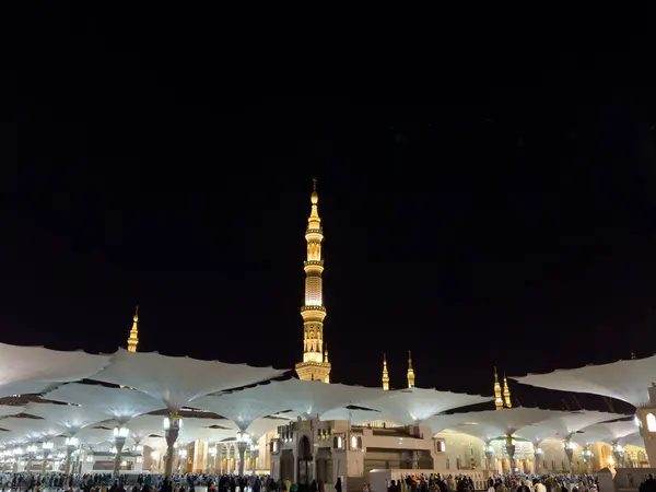 Al Mescidi ve Nabawi Gece Medine 'deki Kahinler Camii