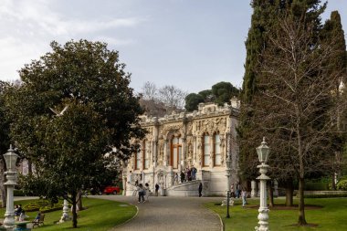 İstanbul 'da İlkbahar Ziyaretçileriyle İhlamur Köşkü