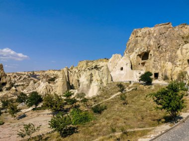 Kapadokyalar üzerinde büyüleyici gün doğumu sıcak hava balonları