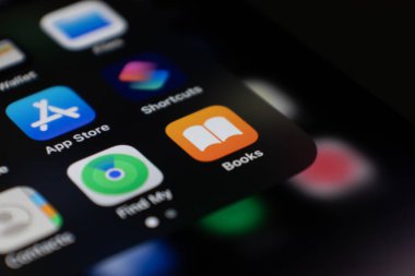 iPhone 14 Pro ev ekranındaki Takvim uygulamasını kapat