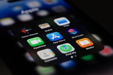 iPhone 14 Pro ev ekranındaki Takvim uygulamasını kapat