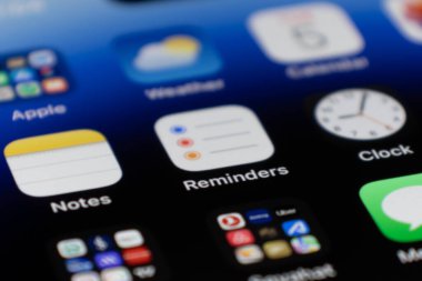 iPhone 14 Pro ev ekranındaki Takvim uygulamasını kapat