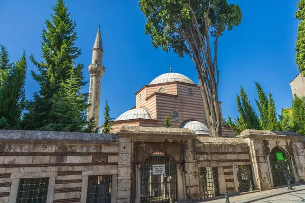 Şeyh Ebulvefa Camii İstanbul 'da Çizgili Osmanlı Mimarisi