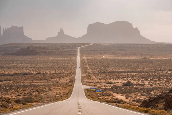 Longa Estrada Que Conduz Característica Geológica Monument Valley Bela Vista — Fotografia de Stock