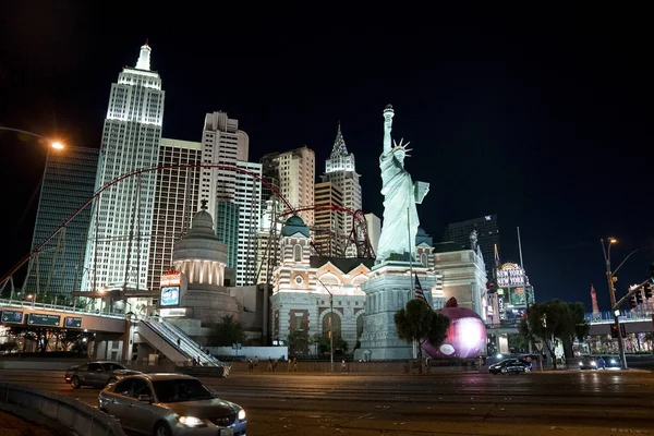 Las Vegas Usa September 2022 Cars Road Replica Statue Liberty — Stock Photo, Image