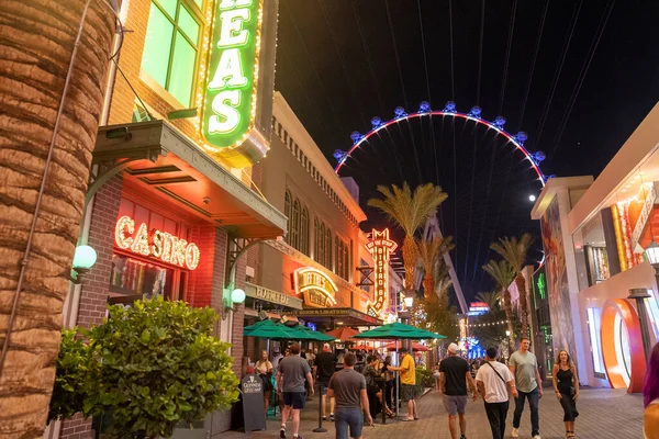 Las Vegas Verenigde Staten September 2022 Toeristen Verkennen Verlichte Linq — Stockfoto