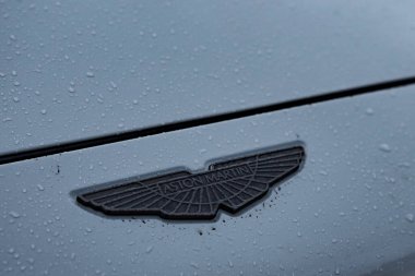 Aston Martin 'in logosu. 1913' te kurulan lüks spor araba ve büyük turnuva üreticisi İngiliz..