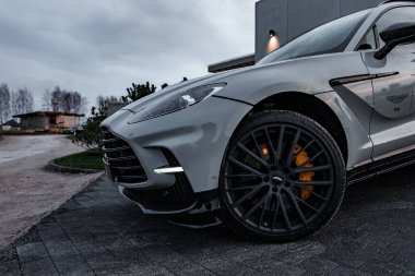 Aston Martins ilk SUV DBX. Aston Martin 2022 DBX 'in yakın görüntüsü