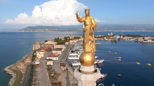 Vista Del Puerto Messinas Con Estatua Oro Madonna Della Lettera — Vídeo de stock