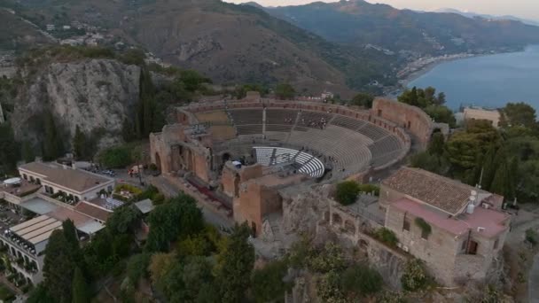 Luchtfoto Van Ruïnes Van Het Oude Griekse Theater Taormina Sicilië — Stockvideo