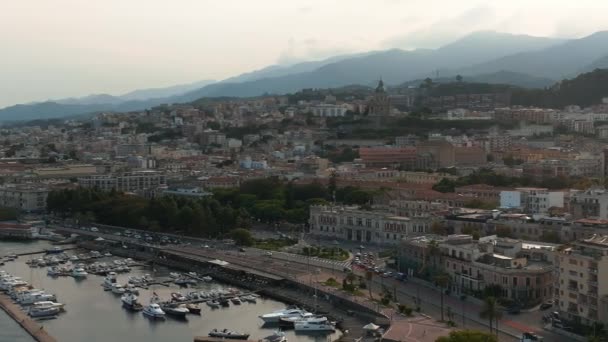 Vista Del Puerto Messinas Con Estatua Oro Madonna Della Lettera — Vídeos de Stock