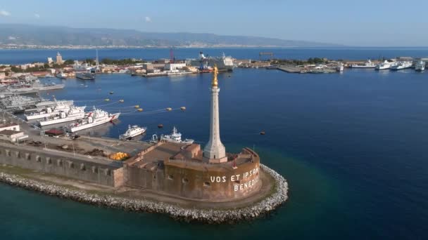 Vista Del Puerto Messinas Con Estatua Oro Madonna Della Lettera — Vídeo de stock