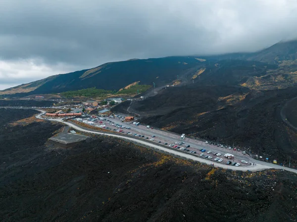 活火山エトナ 斜面の絶滅したクレーター 火山活動の痕跡のパノラマ航空広い眺め — ストック写真