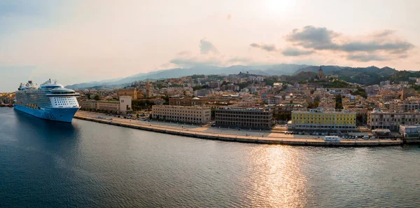 Messina Sicilië Italië Augustus 2022 Uitzicht Haven Van Messina Met — Stockfoto