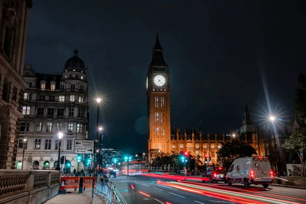 伦敦大本钟塔和威斯敏斯特的夜景 大本钟翻新后令人惊奇的细节 — 图库照片