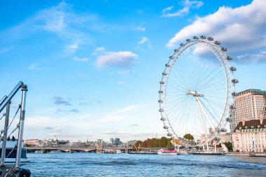 Londra 'nın gözünün yakın görüntüsü. Dünyanın en büyük dönme dolaplarından biri..