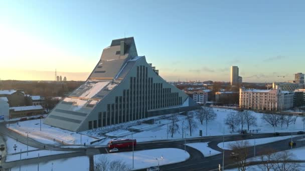 Vista Aérea Biblioteca Nacional Letonia Durante Invierno Invierno Mágico Riga — Vídeos de Stock