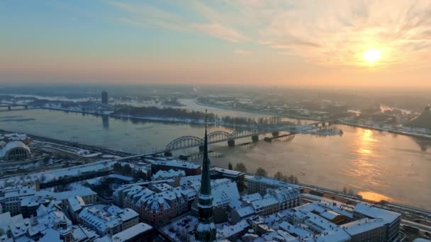 Красивый Закат Зимой Риге Латвия Вид Воздуха Старый Город Возле — стоковое видео