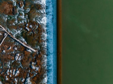 Idaho Falls, ID, ABD 'deki şelalenin havadan panoramik görüntüsü.