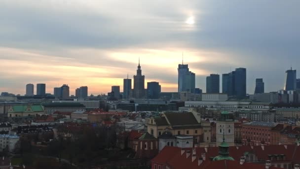 Panoramiczny Widok Lotu Ptaka Nowoczesne Wieżowce Centrum Biznesowe Warszawie Zachodzie — Wideo stockowe