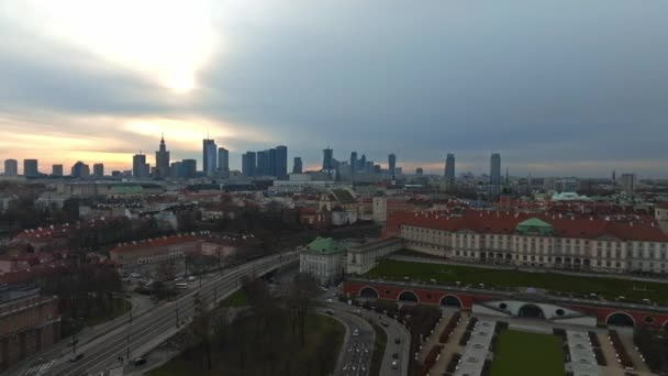 Panorámás Légi Kilátás Modern Felhőkarcolók Üzleti Központ Varsóban Naplementekor Kilátás — Stock videók