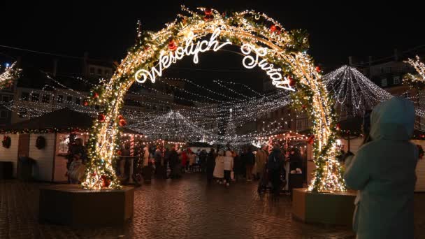선물사는 사람들 바르샤바의 마법의 크리스마스 바르샤바의 마을에 크리스마스 — 비디오