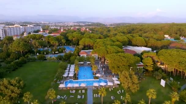 Luxuriöses Tropisches Hotelresort Tourismuslandschaft Freien Luxuriöses Strandresort Mit Pool Und — Stockvideo