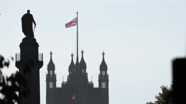 Das Symbol Londons Westminster Abby Mit Der Britischen Flagge Und — Stockvideo