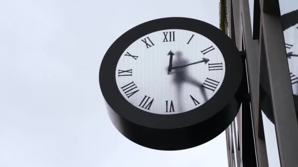 Ρολόι Maarten Baas Real Time Στο Σταθμό Paddington Στο Λονδίνο — Αρχείο Βίντεο