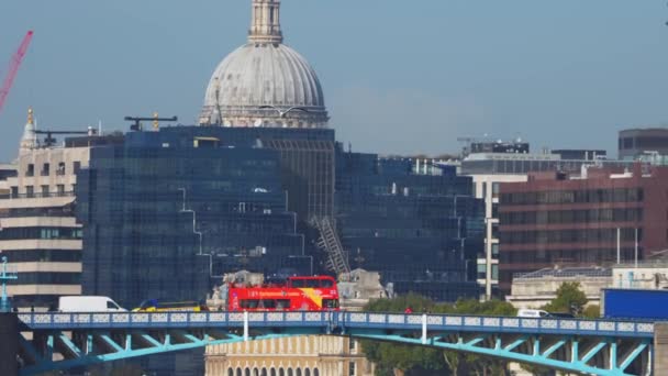 Red Double Decker Bus Crossing Bridge London England Symbol England — Video