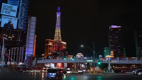 Beroemde Strip Straat Las Vegas Verkeer Buurt Van Parijs Las — Stockvideo